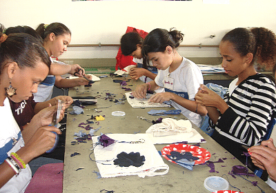 Meninas do projeto artefaço